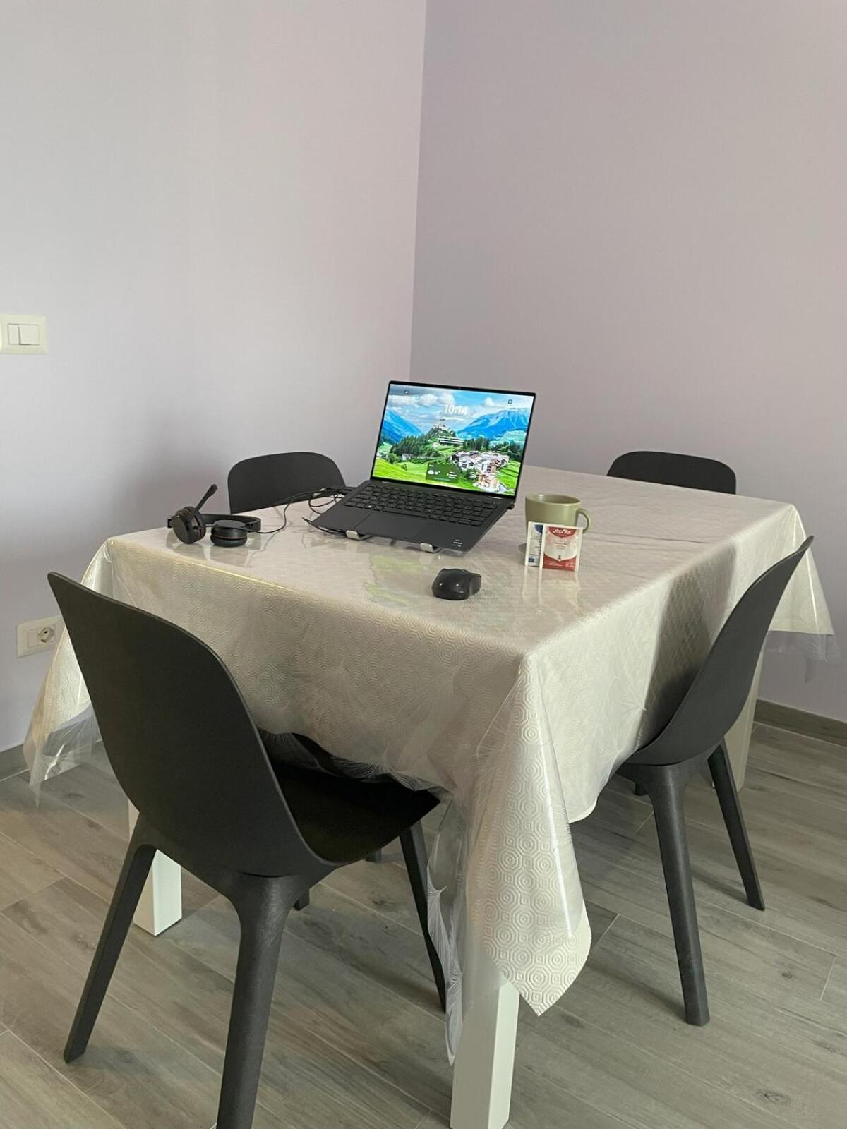 Apartment Moderno 85mq Con 2 Bagni E Posto Auto Privato Rome